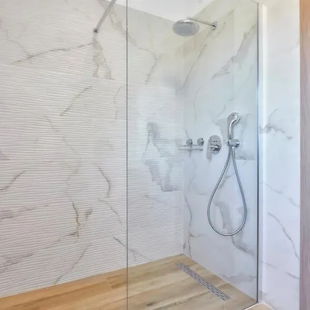 Brand New Borina With Pool Vila *