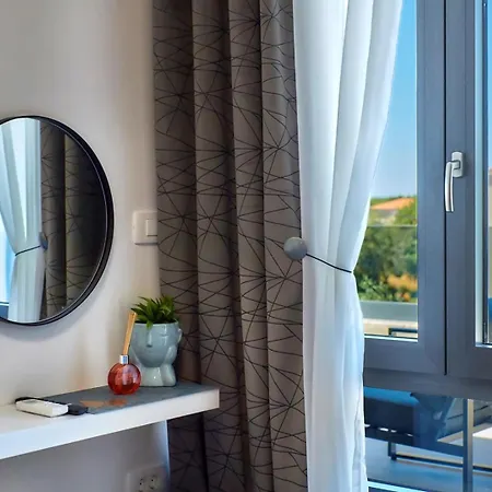 Brand New Borina With Pool Vila