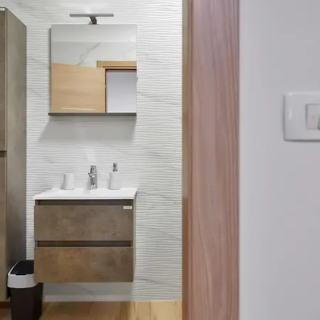 Brand New Borina With Pool Loborika