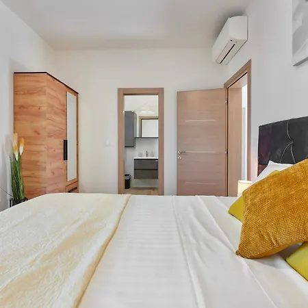 Brand New Borina With Pool Vila *