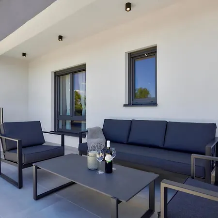 Brand New Borina With Pool Vila *