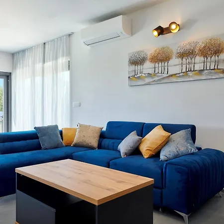 Brand New Borina With Pool Vila *