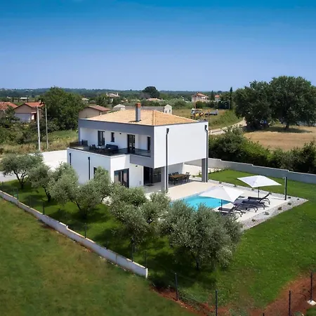 Villa Brand New Borina With Pool