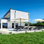 Brand New Borina With Pool Villa *
