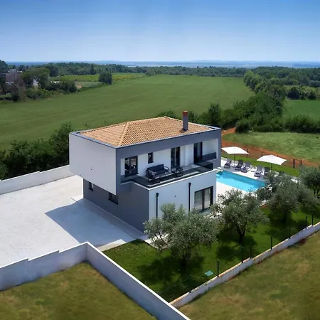 Brand New Borina With Pool 빌라